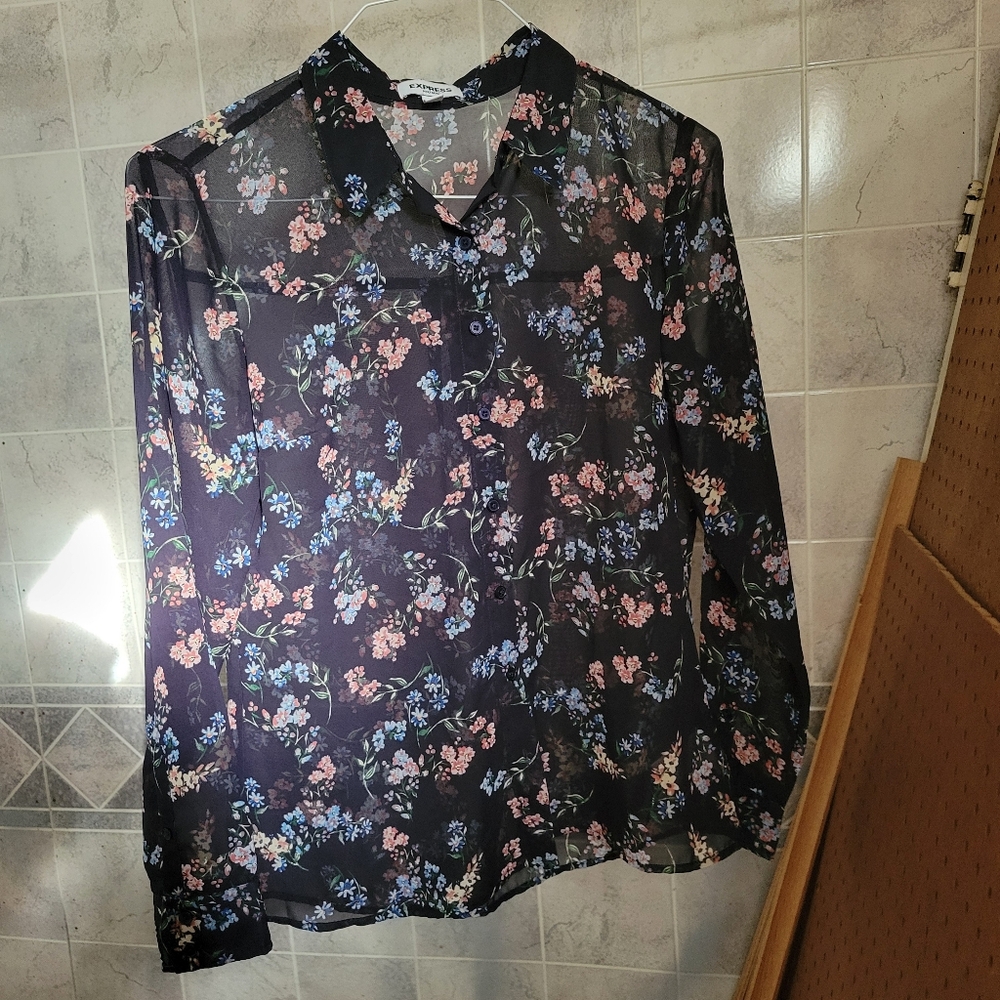 5/$15 express sheer floral top